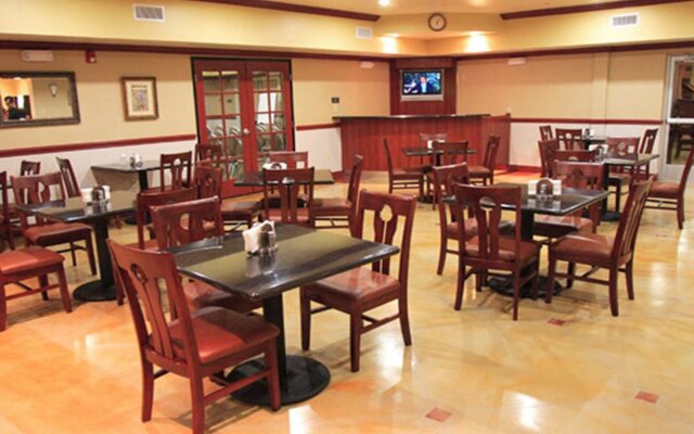 Holiday Inn Express and Suites Bakersfield Central by IHG