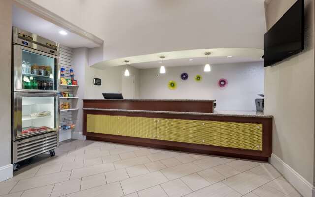 SureStay Hotel by Best Western Deer Park