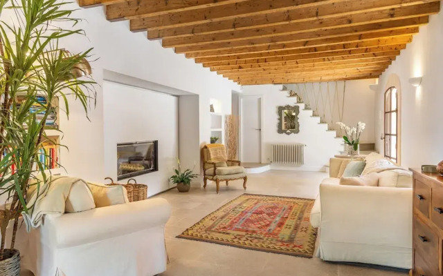 Mallorca Beautiful Villa With Pool in Puigpunyent