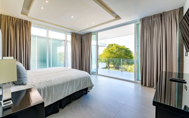 Ultra Modern Villa with Chef & Maid