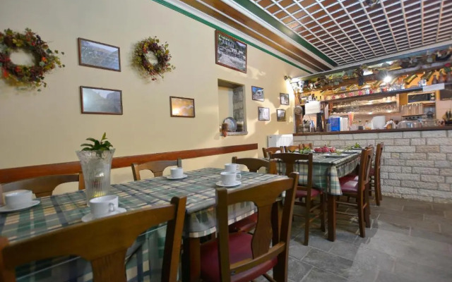 Nikolas Guesthouse
