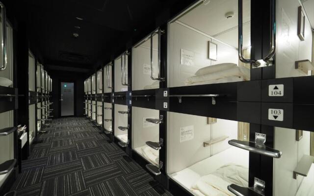 Leo Yu Capsule Hotel Nishifunabashi