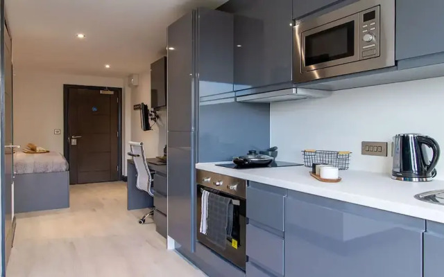 The Residence Coventry by Paymán Club