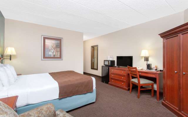 AmericInn by Wyndham Chippewa Falls