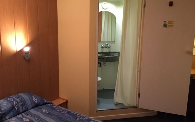 Fasthôtel Paris Ouest - Plaisir