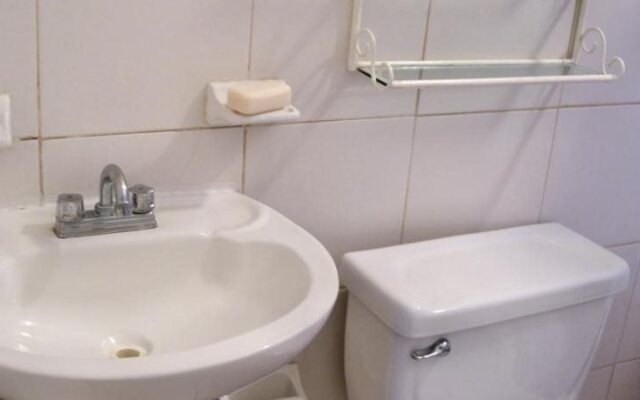 Alexandross Hostel BnB