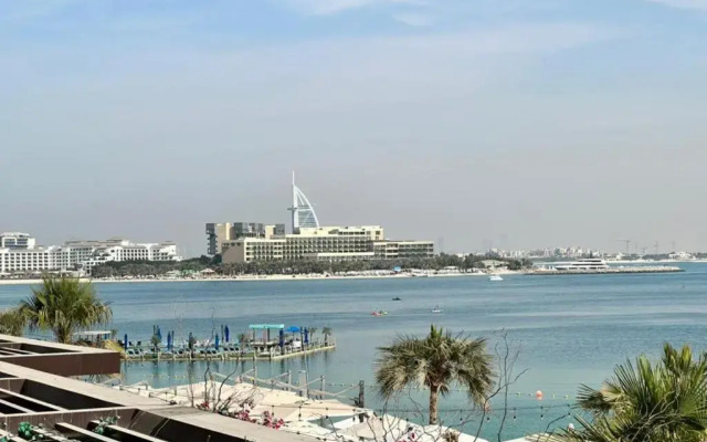 The Smart Concierge - Palm tower