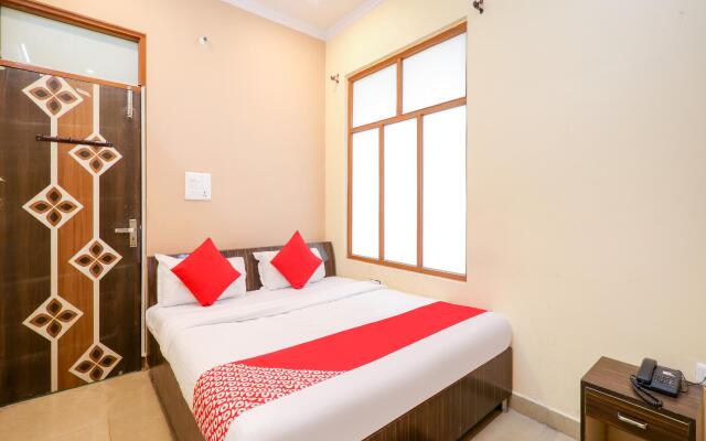 Trimurti Palace by OYO Rooms