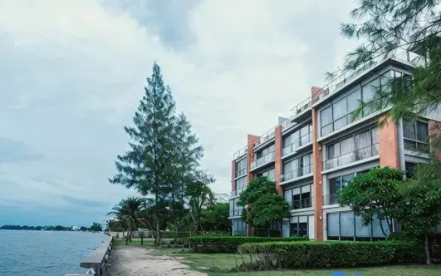 Sandbox Beachfront Villa 1 (3BR-Max14 guests)
