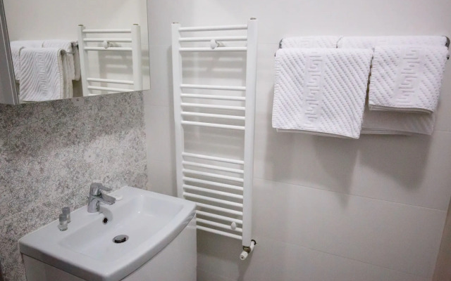Metropolitan Iassium Luxury Suites