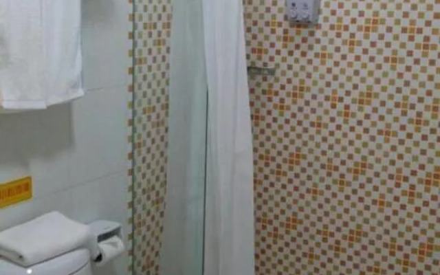 Home Inn Qingdao Hongkong West Road