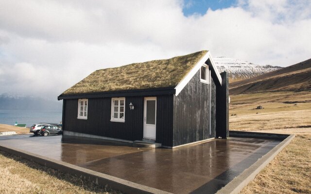 3 bedroom vacation home in Gjógv