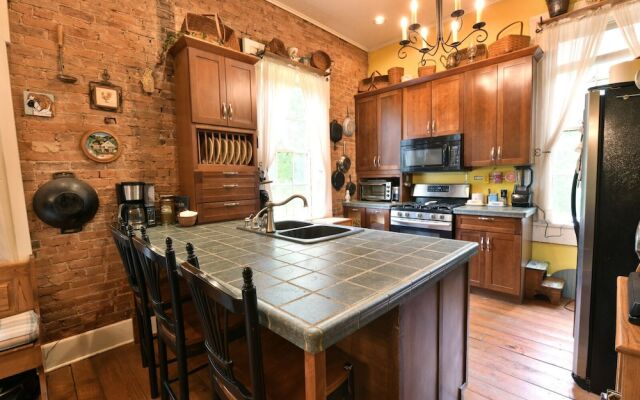 The Pines of Dresden B&B