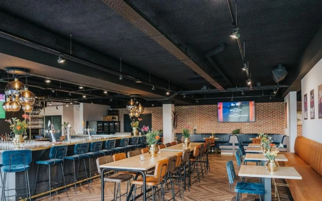 Hotel, Sportsbar & Brasserie Dorhout Mees