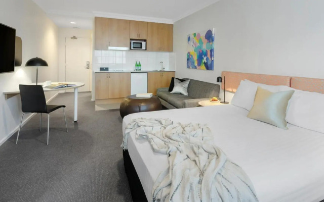 Oaks Perth Hotel