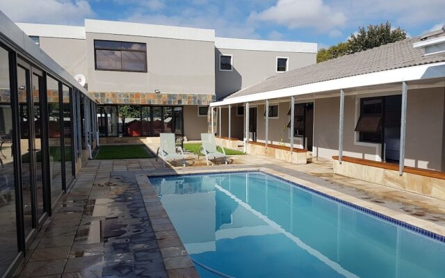 Avalon Lodge