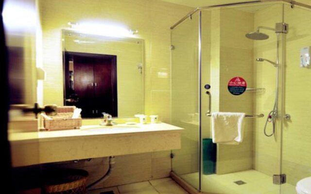 GreenTree Qinhuang Island Railway Station Business Hotel