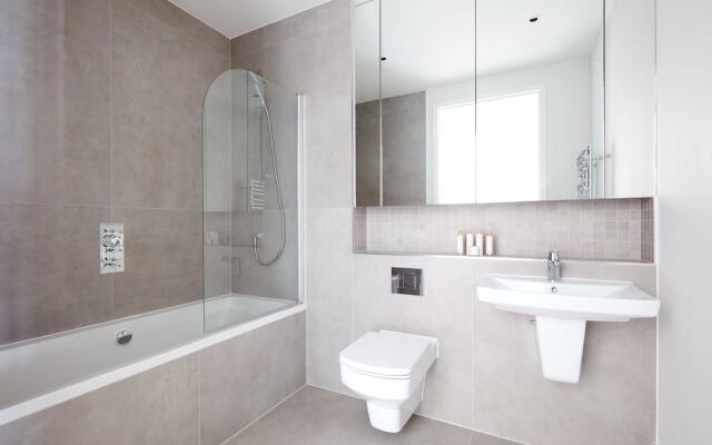 Sonder by Marriott Bonvoy Britain Quay Apartments Grand Canal Square