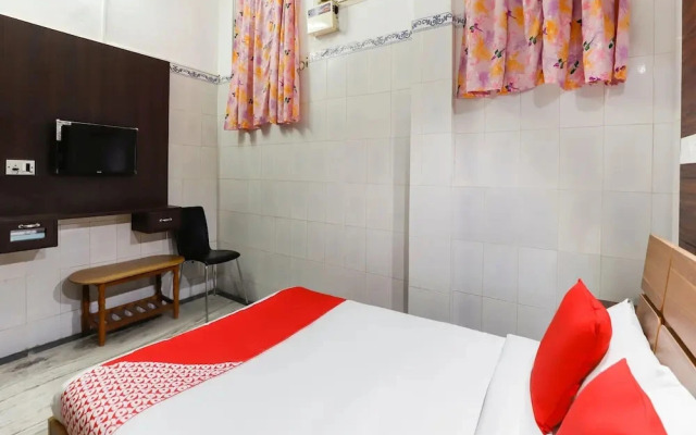 Sree Ganesh Mahal by OYO Rooms