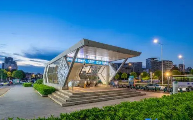 Yipin Yizhan Hotel (Xiaoji Village Subway Station)