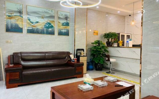 Zhenning Xingyue Hotel