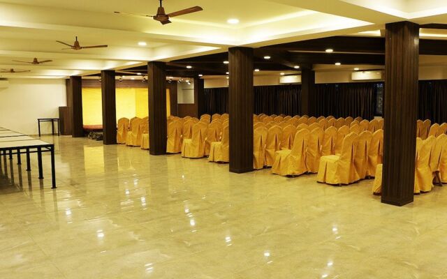 Hotel Ashray