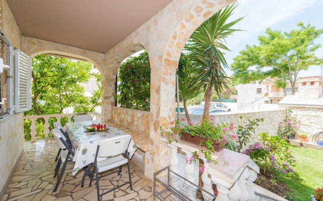 Comfortable Apartment Miriam