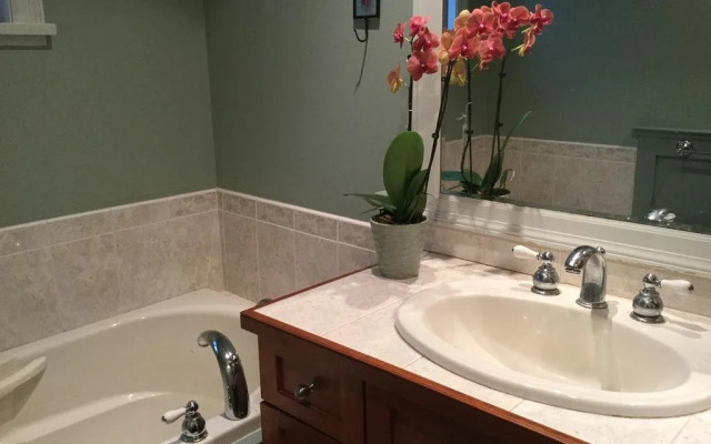 Lakehouse Heritage Bed & Breakfast