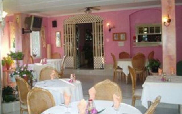 Hostal Almijara