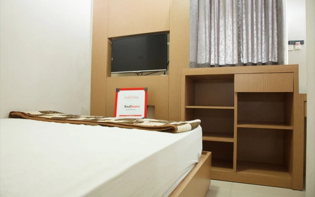 RedDoorz @ Dukuh Kupang Timur