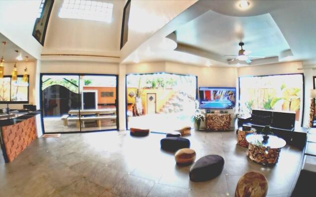 GOLDLAND Luxury Pool Villa Pattaya Walking Street 8 Bedrooms
