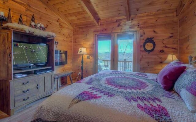 EddieBear by Escape to Blue Ridge