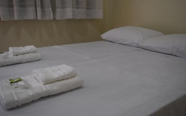 Hotel e Pousada Arara Azul