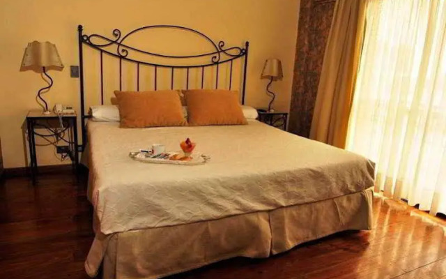 Reina Victoria Suites & Towers