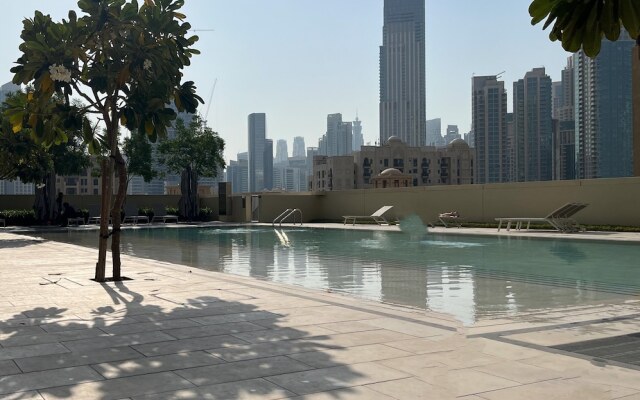 Luxury Burj Royale Burj Khalifa & Fountain view