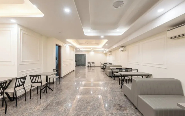 Saavi Hotel Sector- 45