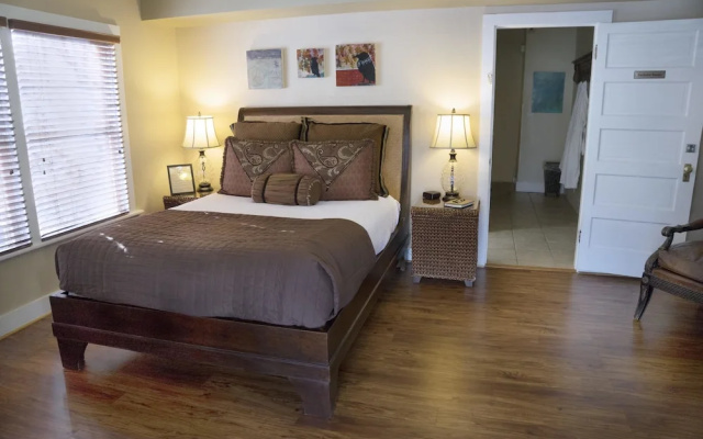 Lara House Bed and Breakfast
