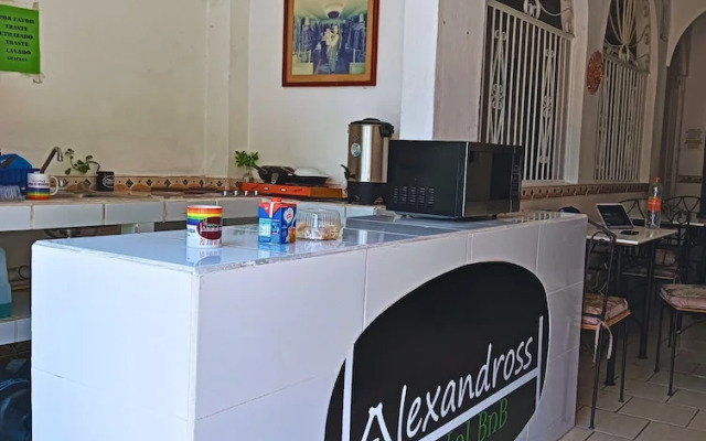 Alexandross Hostel BnB