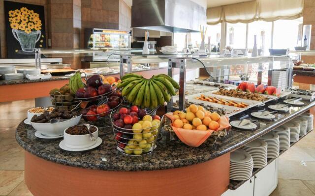 Senator Águilas Hotel