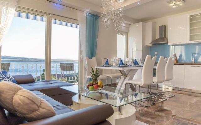 Apartman Crikvenica 30218 - Mira