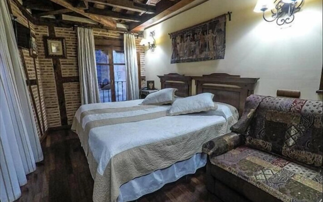 Hospedería Casa De Cisneros
