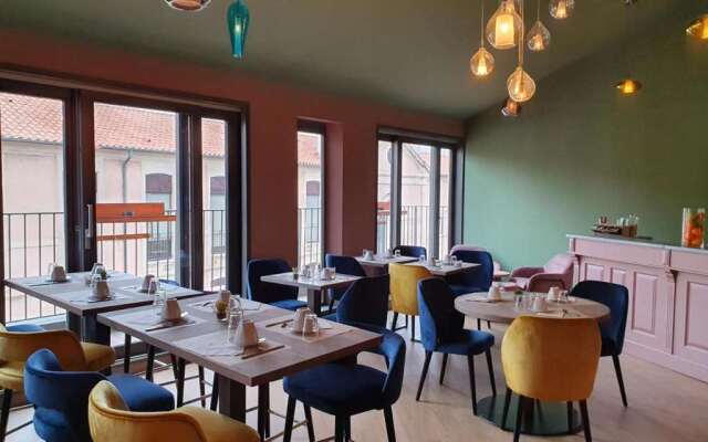 Grand Hôtel Dauphiné Toulon, Boutique Hôtel & Suites