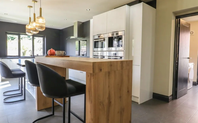 8 Newmarket Road