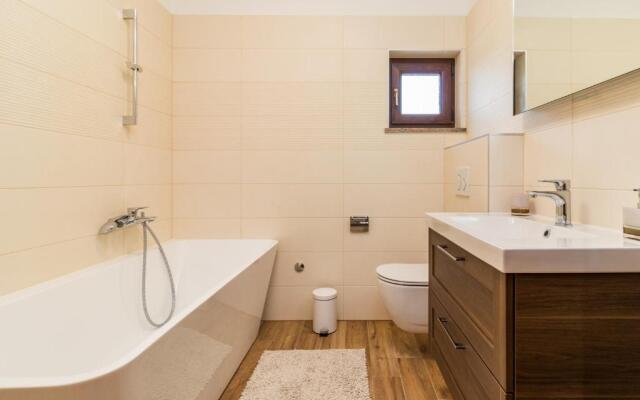 Charming villa Roma with private pool near Pula