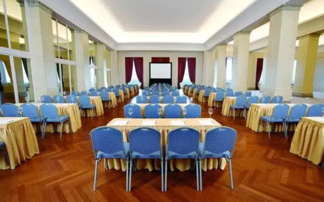 NH Gran Hotel Provincial