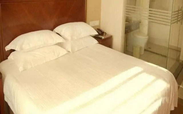 GreenTree Jiangdu Longcheng Express Hotel