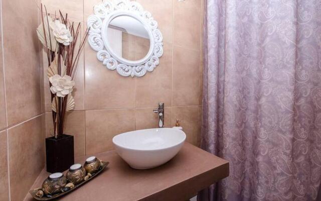 Eliora Studio & Aelia Apartment