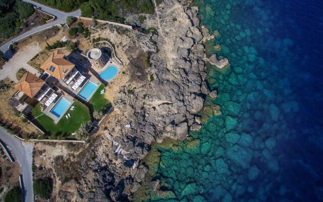 Armonia Seaside Villas