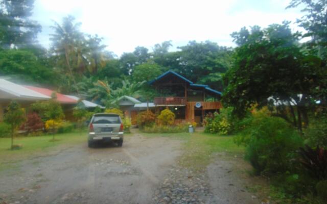 Del Mar Home Stay and Cafe