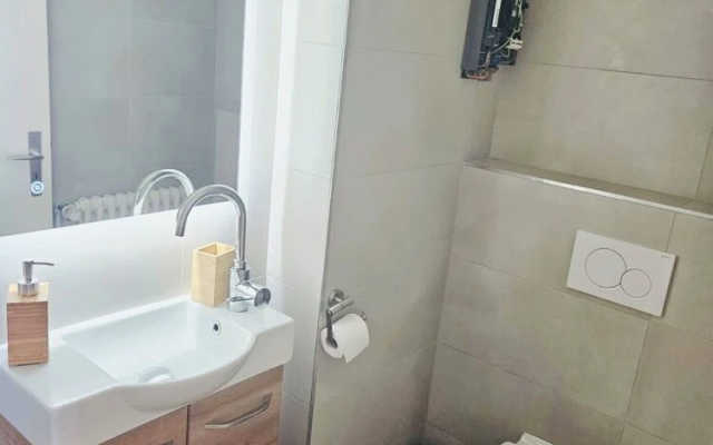 Large 3bedrooms in belair TerraceParking